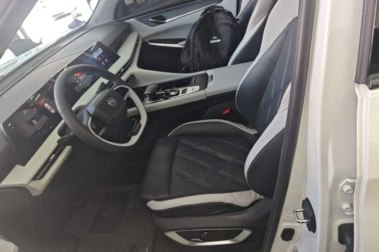 Used CHANGAN CS75 PLUS 2023 3rd Generation 1.5T Automatic Prestige Model Left Front Seat