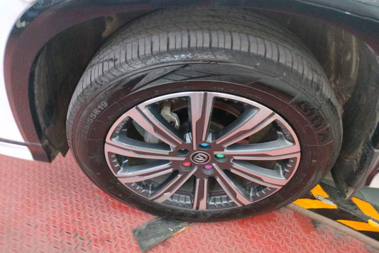 Used CHANGAN CS75 PLUS 2023 3rd Generation 1.5T Automatic Prestige Model Left Front Wheel Hub