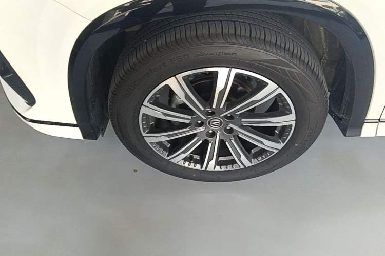 Used CHANGAN CS75 PLUS 2023 3rd Generation 1.5T Automatic Prestige Model Left Front Wheel Hub