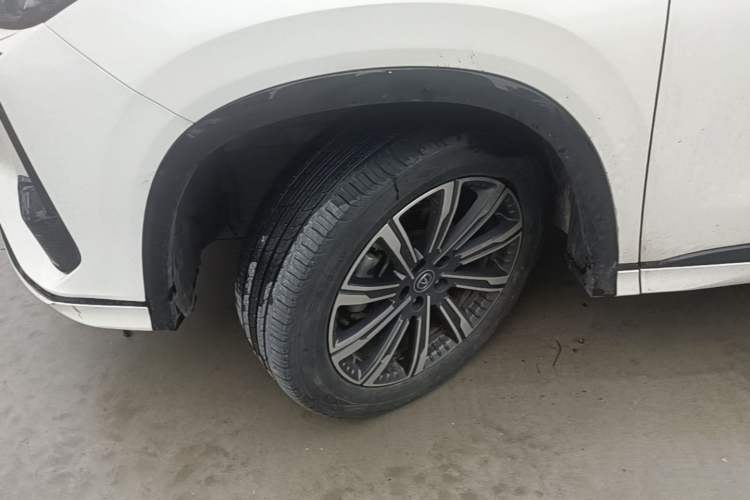 Used CHANGAN CS75 PLUS 2023 3rd Generation 1.5T Automatic Prestige Model Left Front Wheel Hub