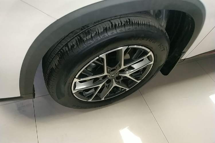 Used CHANGAN CS75 PLUS 2023 2nd Generation 1.5T Automatic Elite Version Left Front Wheel Hub