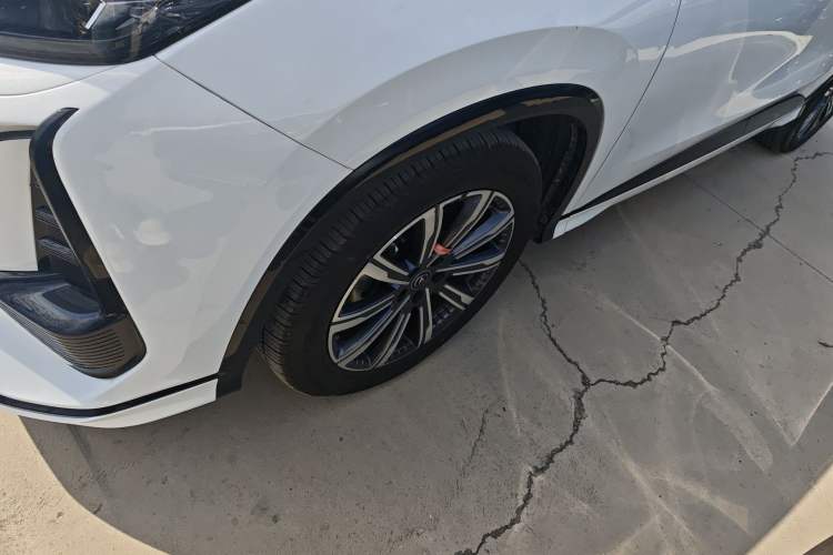 Used CHANGAN CS75 PLUS 2023 3rd Generation 1.5T Automatic Prestige Model Left Front Wheel Hub