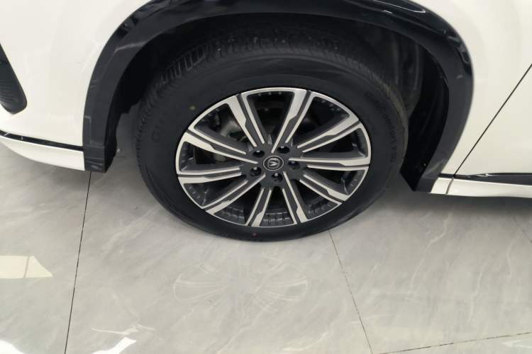 Used CHANGAN CS75 PLUS 2023 3rd Generation 1.5T Automatic Prestige Model Left Front Wheel Hub