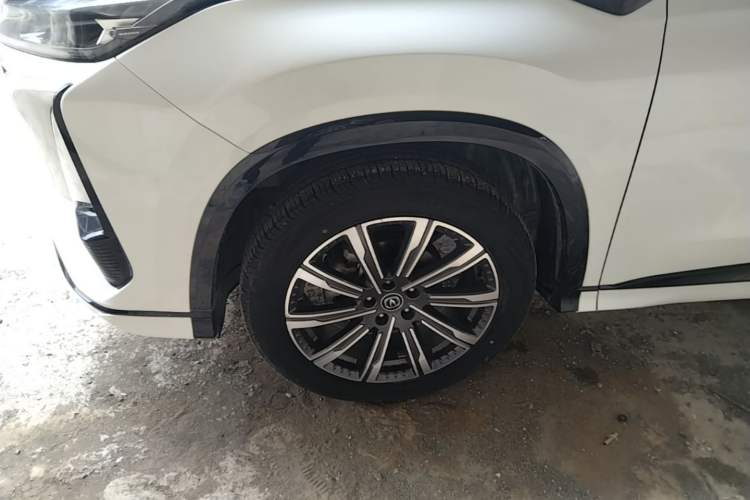 Used CHANGAN CS75 PLUS 2023 3rd Generation 1.5T Automatic Prestige Model Left Front Wheel Hub
