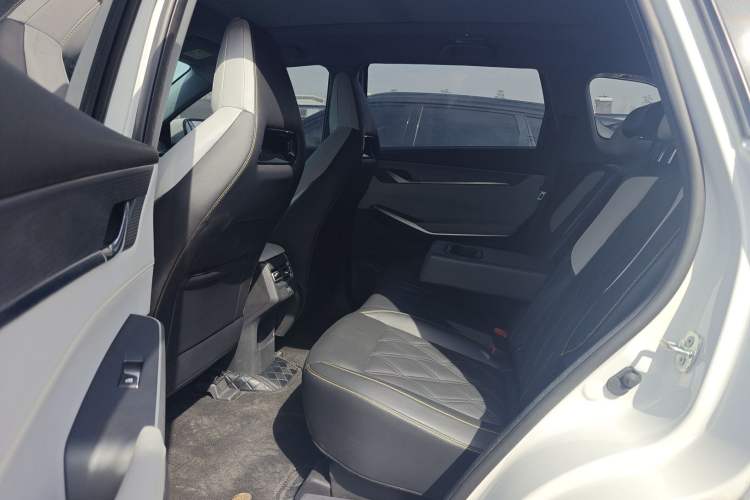 Used CHANGAN CS75 PLUS 2023 3rd Generation 1.5T Automatic Prestige Model Left Rear Seat