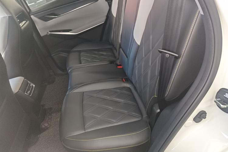 Used CHANGAN CS75 PLUS 2023 3rd Generation 1.5T Automatic Prestige Model Left Rear Seat