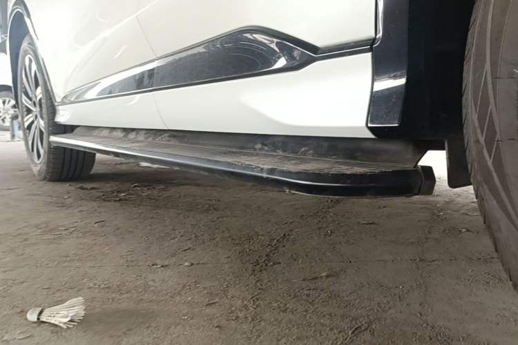 Used CHANGAN CS75 PLUS 2023 3rd Generation 1.5T Automatic Prestige Model Left Side Sill