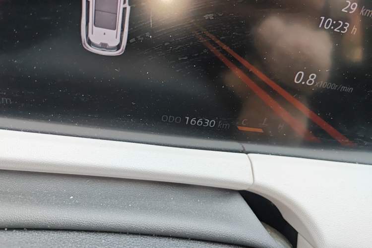 Used CHANGAN CS75 PLUS 2023 3rd Generation 1.5T Automatic Prestige Model Odometer Close Up