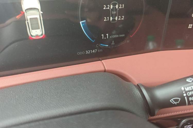 Used CHANGAN CS75 PLUS 2023 3rd Generation 1.5T Automatic Prestige Model Odometer Close Up