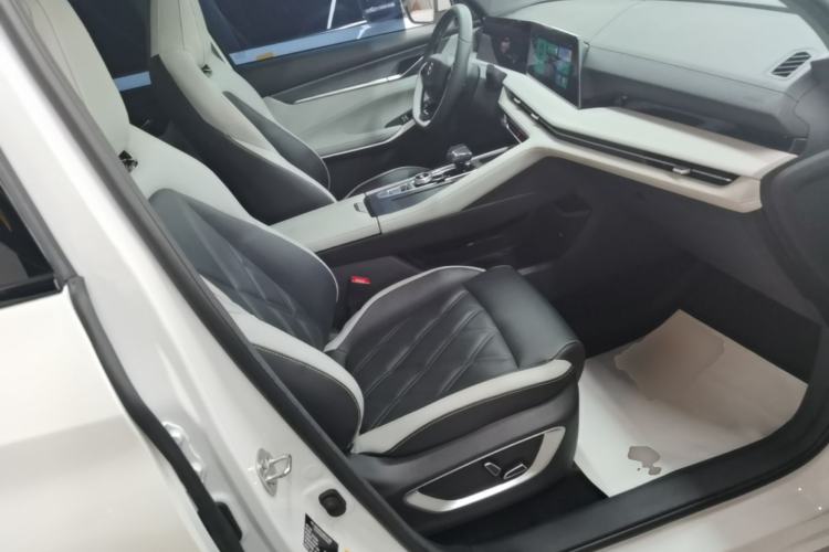 Used CHANGAN CS75 PLUS 2023 3rd Generation 1.5T Automatic Prestige Model Right Front Seat