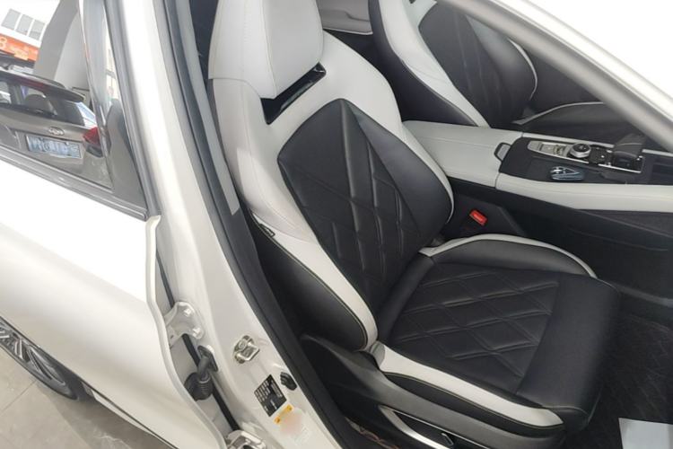 Used CHANGAN CS75 PLUS 2023 3rd Generation 1.5T Automatic Pilot Model Right Front Seat