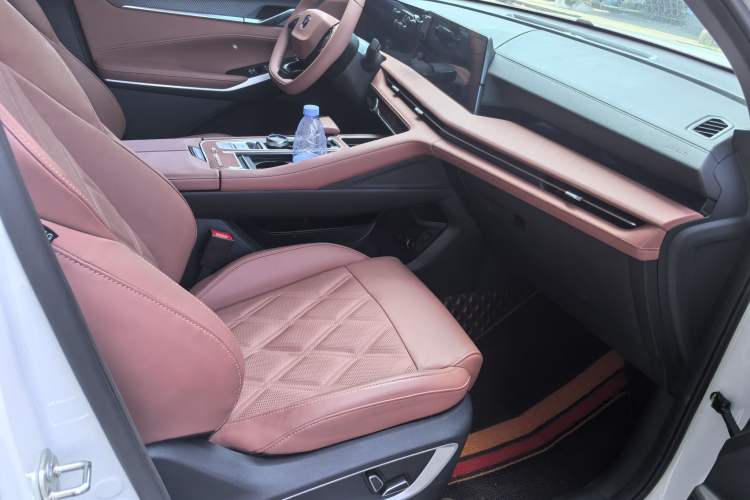 Used CHANGAN CS75 PLUS 2023 3rd Generation 1.5T Automatic Prestige Model Right Front Seat