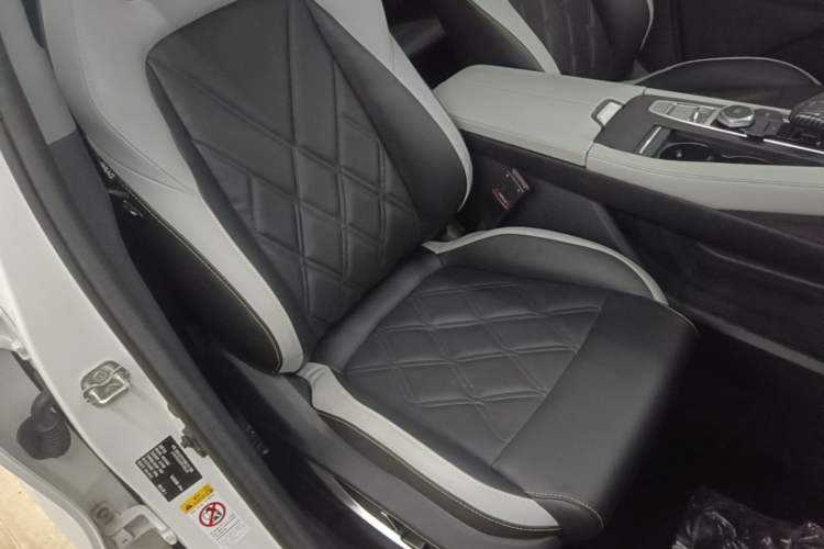 Used CHANGAN CS75 PLUS 2023 3rd Generation 1.5T Automatic Prestige Model Right Front Seat