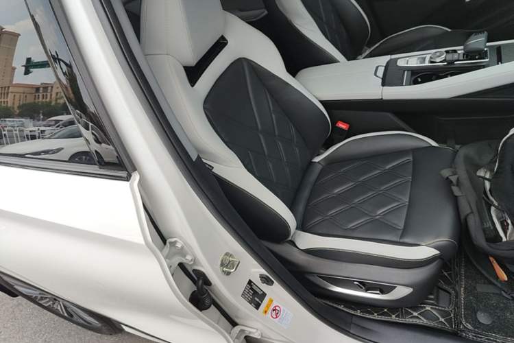 Used CHANGAN CS75 PLUS 2023 3rd Generation 1.5T Automatic Prestige Model Right Front Seat