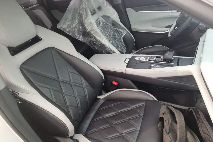 Used CHANGAN CS75 PLUS 2023 3rd Generation 1.5T Automatic Prestige Model Right Front Seat
