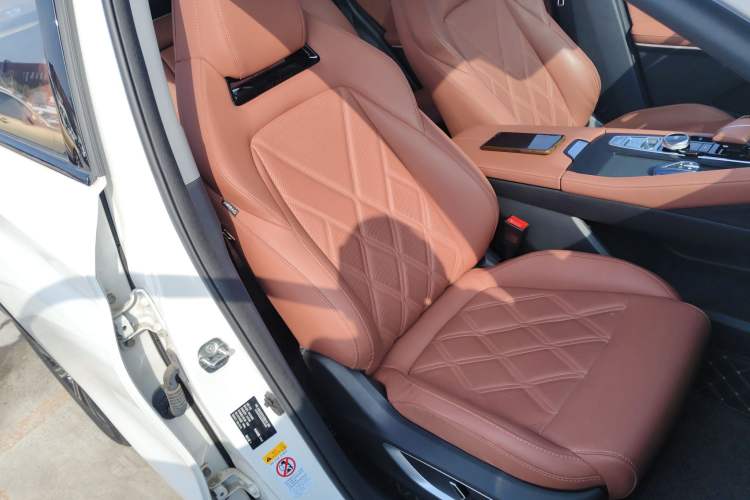 Used CHANGAN CS75 PLUS 2023 3rd Generation 1.5T Automatic Pilot Model Right Front Seat