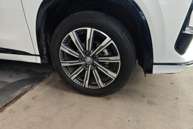 Used CHANGAN CS75 PLUS 2023 3rd Generation 1.5T Automatic Prestige Model Right Front Wheel Hub