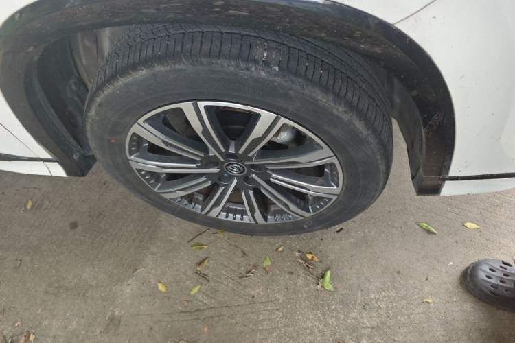 Used CHANGAN CS75 PLUS 2023 3rd Generation 1.5T Automatic Prestige Model Right Front Wheel Hub