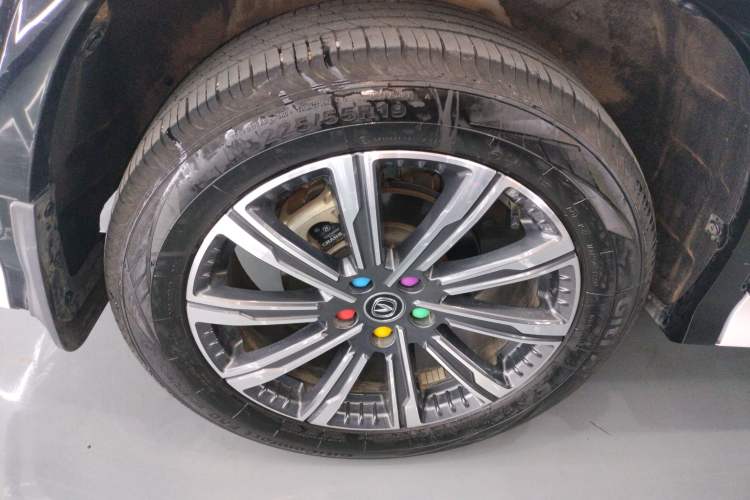 Used CHANGAN CS75 PLUS 2023 3rd Generation 1.5T Automatic Prestige Model Right Rear Wheel Hub