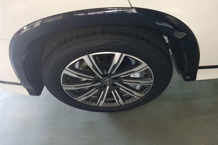Used CHANGAN CS75 PLUS 2023 3rd Generation 1.5T Automatic Prestige Model Right Rear Wheel Hub
