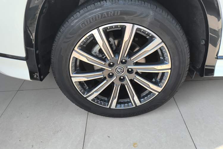 Used CHANGAN CS75 PLUS 2023 3rd Generation 1.5T Automatic Prestige Model Right Rear Wheel Hub