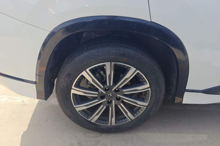 Used CHANGAN CS75 PLUS 2023 3rd Generation 1.5T Automatic Prestige Model Right Rear Wheel Hub