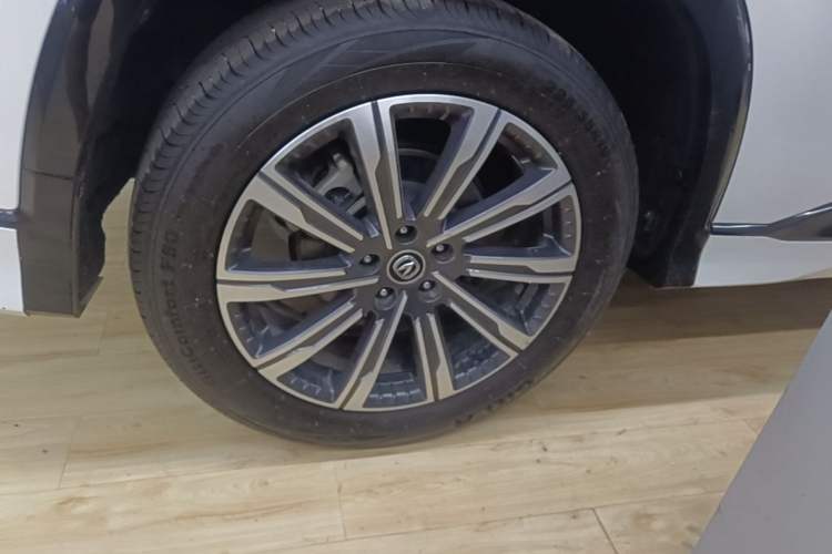 Used CHANGAN CS75 PLUS 2023 3rd Generation 1.5T Automatic Prestige Model Right Rear Wheel Hub