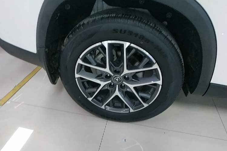 Used CHANGAN CS75 PLUS 2023 2nd Generation 1.5T Automatic Elite Version Right Rear Wheel Hub