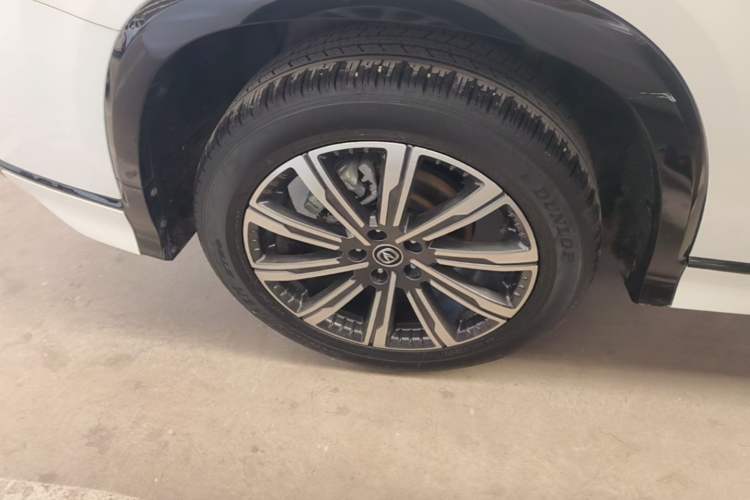Used CHANGAN CS75 PLUS 2023 3rd Generation 2.0T Automatic Prestige Version Right Rear Wheel Hub