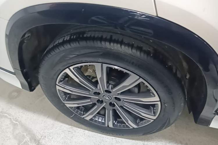Used CHANGAN CS75 PLUS 2023 3rd Generation 1.5T Automatic Prestige Model Right Rear Wheel Hub