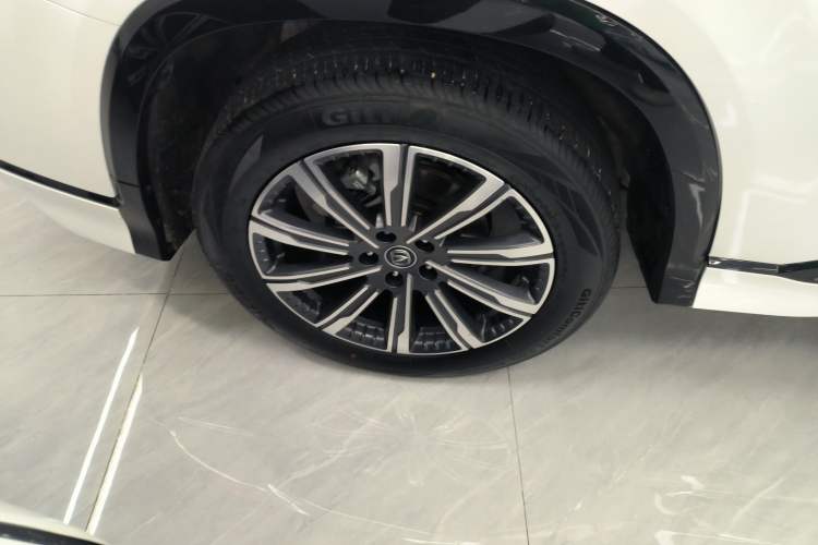 Used CHANGAN CS75 PLUS 2023 3rd Generation 1.5T Automatic Prestige Model Right Rear Wheel Hub