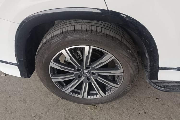 Used CHANGAN CS75 PLUS 2023 3rd Generation 1.5T Automatic Prestige Model Right Rear Wheel Hub