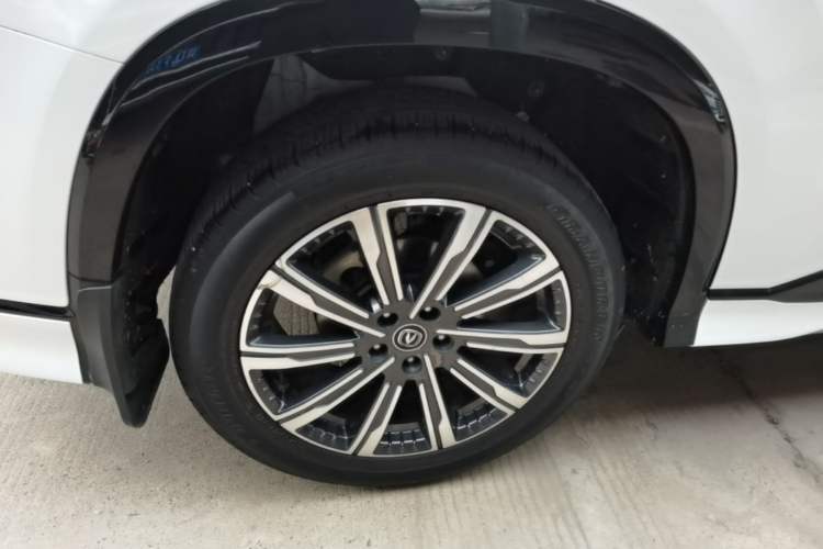Used CHANGAN CS75 PLUS 2023 3rd Generation 1.5T Automatic Prestige Model Right Rear Wheel Hub