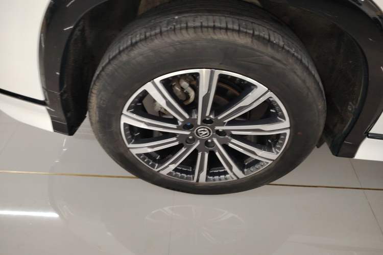 Used CHANGAN CS75 PLUS 2023 3rd Generation 1.5T Automatic Prestige Model Right Rear Wheel Hub