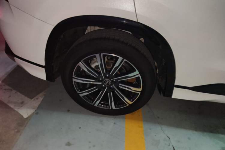 Used CHANGAN CS75 PLUS 2023 3rd Generation 1.5T Automatic Prestige Model Right Rear Wheel Hub