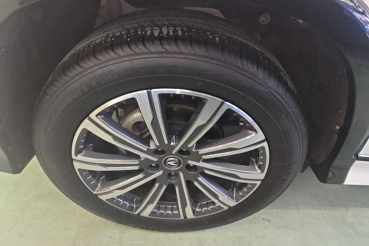 Used CHANGAN CS75 PLUS 2023 3rd Generation 1.5T Automatic Prestige Model Right Rear Wheel Hub