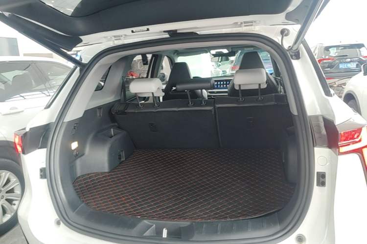 Used CHANGAN CS75 PLUS 2023 3rd Generation 1.5T Automatic Pilot Model Trunk