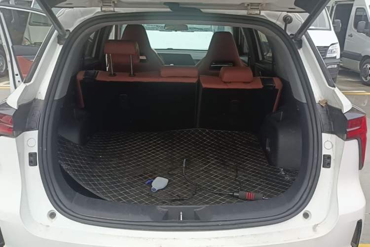 Used CHANGAN CS75 PLUS 2023 3rd Generation 1.5T Automatic Prestige Model Trunk