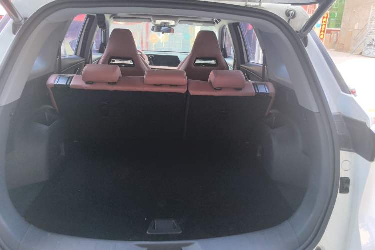 Used CHANGAN CS75 PLUS 2023 3rd Generation 1.5T Automatic Prestige Model Trunk