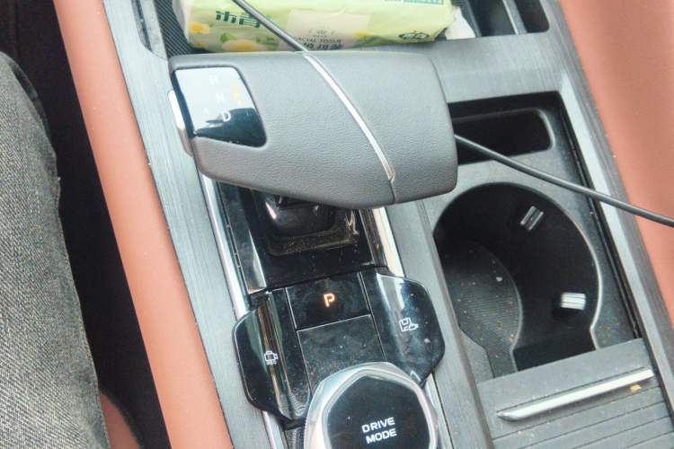 Used CHANGAN CS75 PLUS 2024 3rd Generation Champion Edition 1.5T Intelligent Drive Dynamic Model Gear Lever
