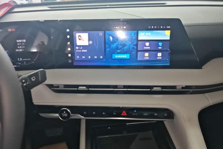 Used CHANGAN CS75 PLUS 2024 3rd Generation Champion Edition 1.5T Intelligent Drive Dynamic Model Audio And AC Panel