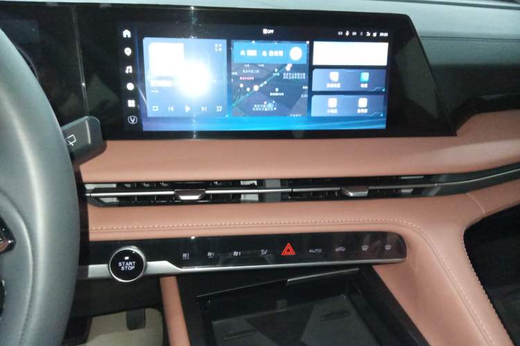 Used CHANGAN CS75 PLUS 2024 3rd Generation Champion Edition 1.5T Intelligent Drive Dynamic Model Audio And AC Panel