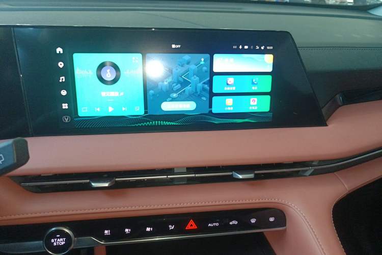Used CHANGAN CS75 PLUS 2024 3rd Generation Champion Edition 1.5T Intelligent Drive Dynamic Model Audio And AC Panel