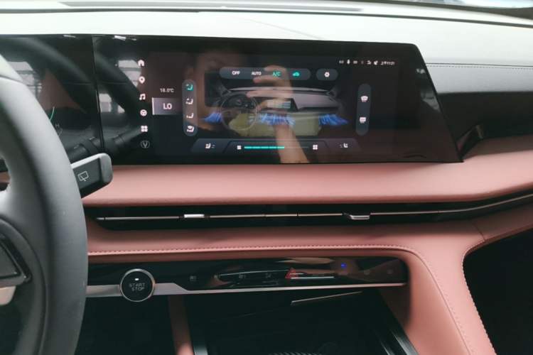 Used CHANGAN CS75 PLUS 2024 3rd Generation Champion Edition 1.5T Intelligent Drive Dynamic Model Audio And AC Panel
