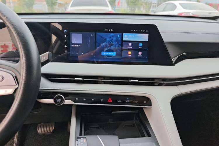 Used CHANGAN CS75 PLUS 2024 3rd Generation Champion Edition 1.5T Intelligent Drive Dynamic Model Audio And AC Panel