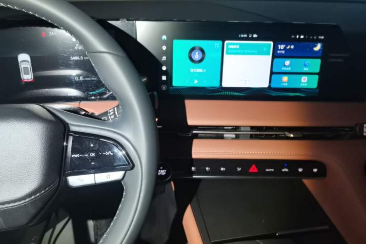Used CHANGAN CS75 PLUS 2024 3rd Generation Champion Edition 1.5T Intelligent Drive Dynamic Model Audio And AC Panel