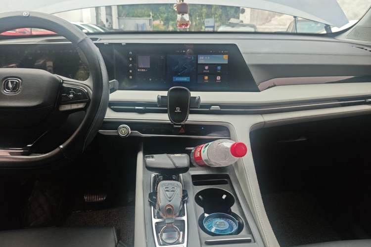 Used CHANGAN CS75 PLUS 2024 3rd Generation Champion Edition 2.0T Intelligent Drive Performance Model Audio And AC Panel
