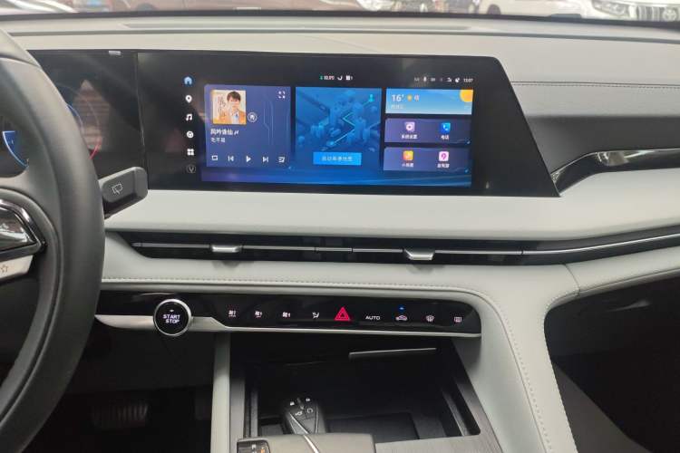 Used CHANGAN CS75 PLUS 2024 3rd Generation Champion Edition 1.5T Intelligent Drive Dynamic Model Audio And AC Panel