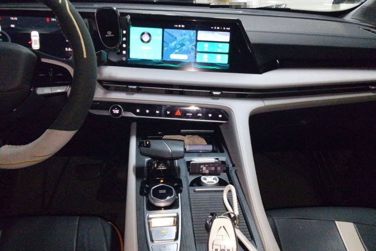 Used CHANGAN CS75 PLUS 2024 3rd Generation Champion Edition 1.5T Intelligent Drive Dynamic Model Audio And AC Panel