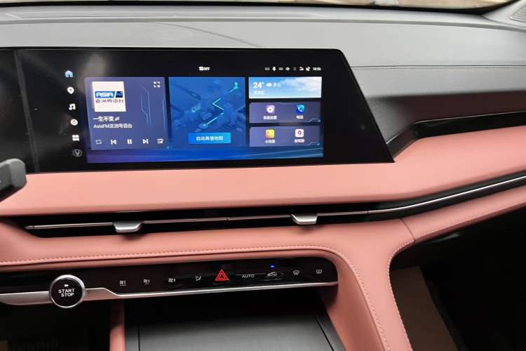 Used CHANGAN CS75 PLUS 2024 3rd Generation Champion Edition 1.5T Intelligent Drive Dynamic Model Audio And AC Panel